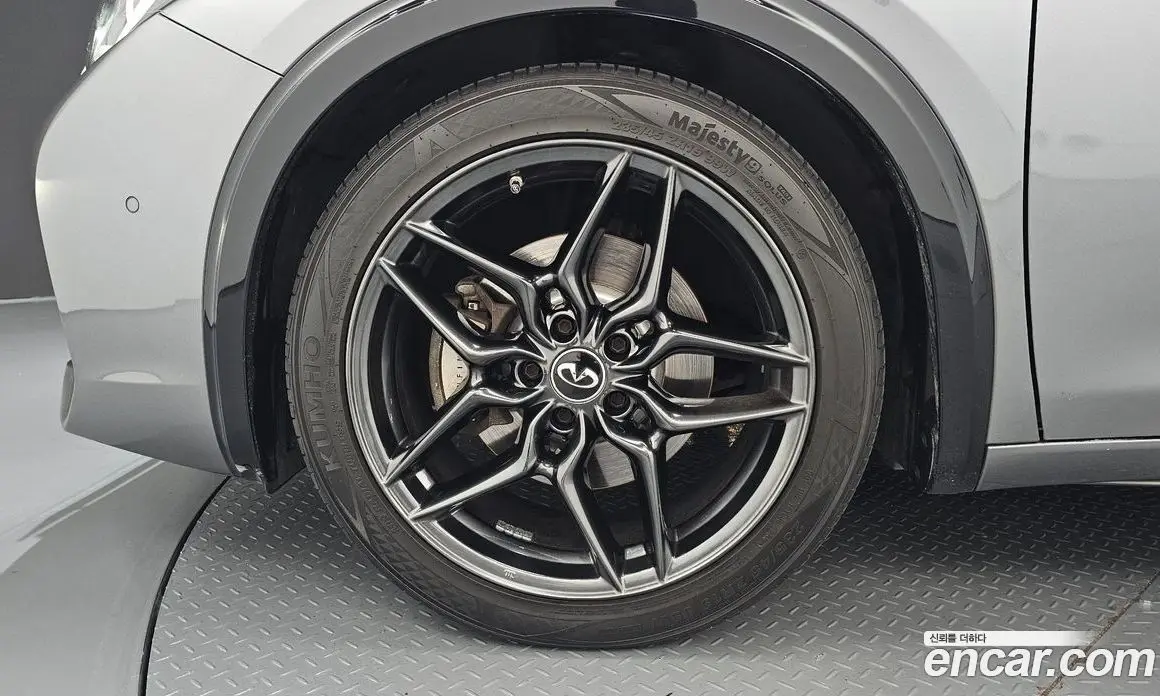 Infiniti Q30 2017 2.0 автомат (гидро), фото 5 Infiniti Q30 2017 2.0 автомат (гидро), фото 5