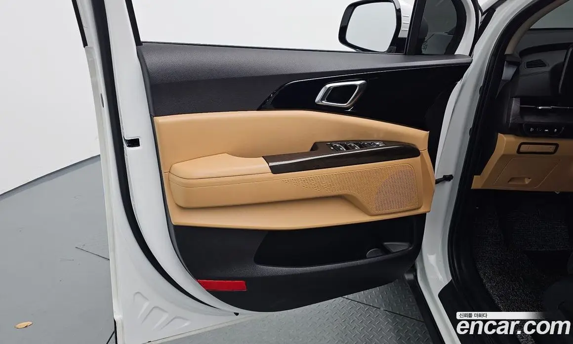 Kia Carnival 2023 2.2 автомат (гидро), фото 14