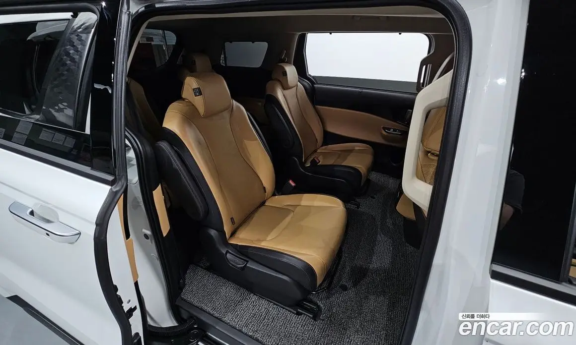 Kia Carnival 2023 2.2 автомат (гидро), фото 17