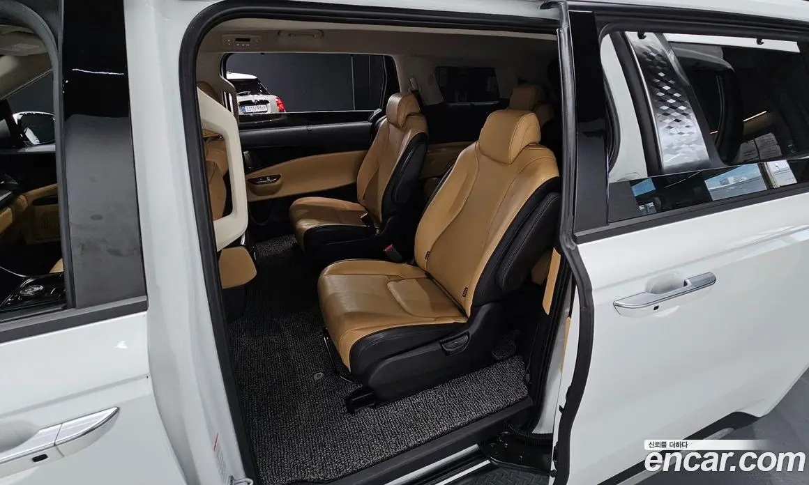 Kia Carnival 2023 2.2 автомат (гидро), фото 18
