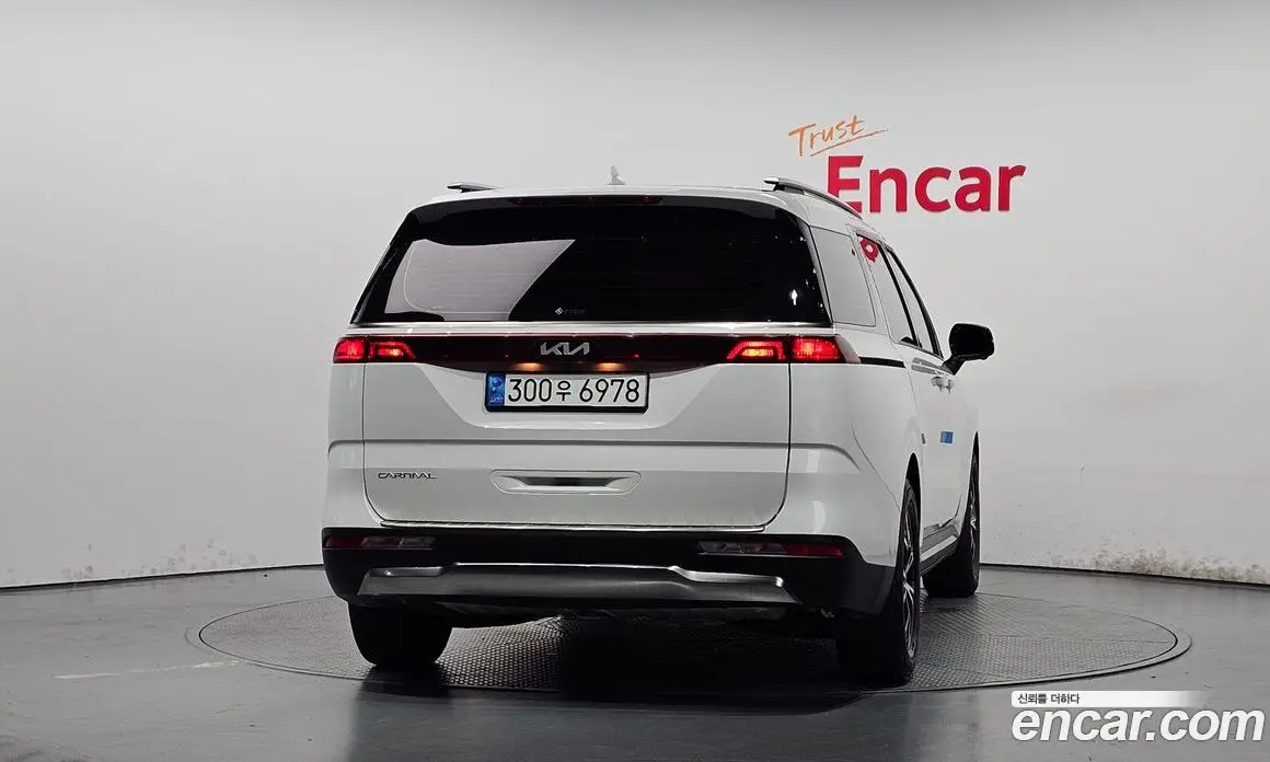 Kia Carnival 2023 2.2 автомат (гидро), фото 4