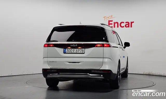 Kia Carnival 2023 2.2 автомат (гидро), миниатюра 4