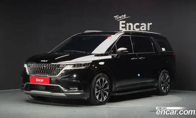 Kia Carnival, 2023, 16 905 км