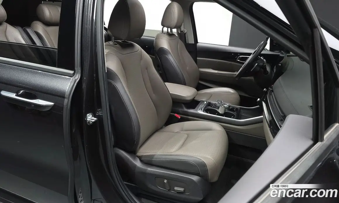 Kia Carnival 2024 1.6 автомат (гидро), фото 16