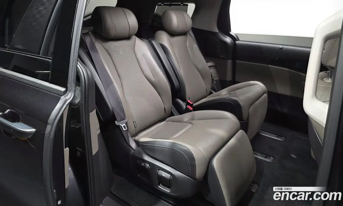 Kia Carnival 2024 1.6 автомат (гидро), фото 17