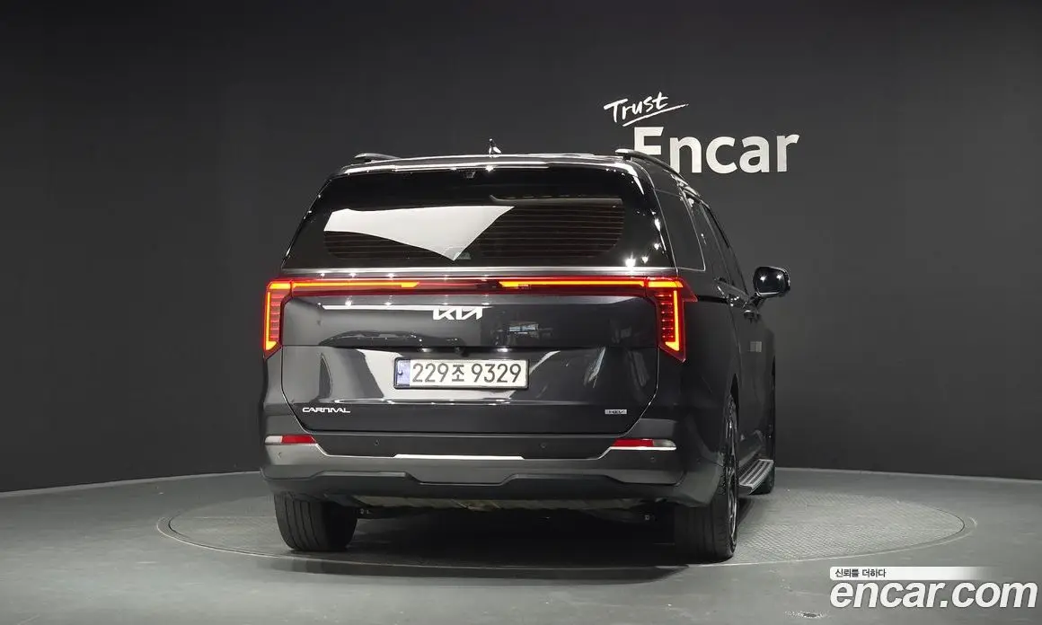 Kia Carnival 2024 1.6 автомат (гидро), фото 4