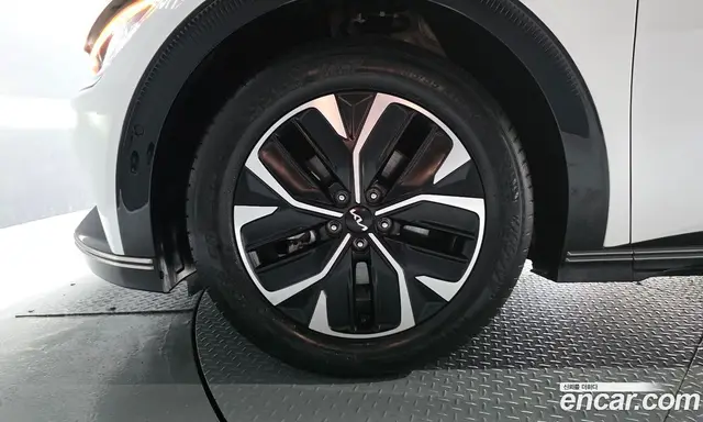 Kia EV6 2023 0.1 автомат (гидро), миниатюра 5