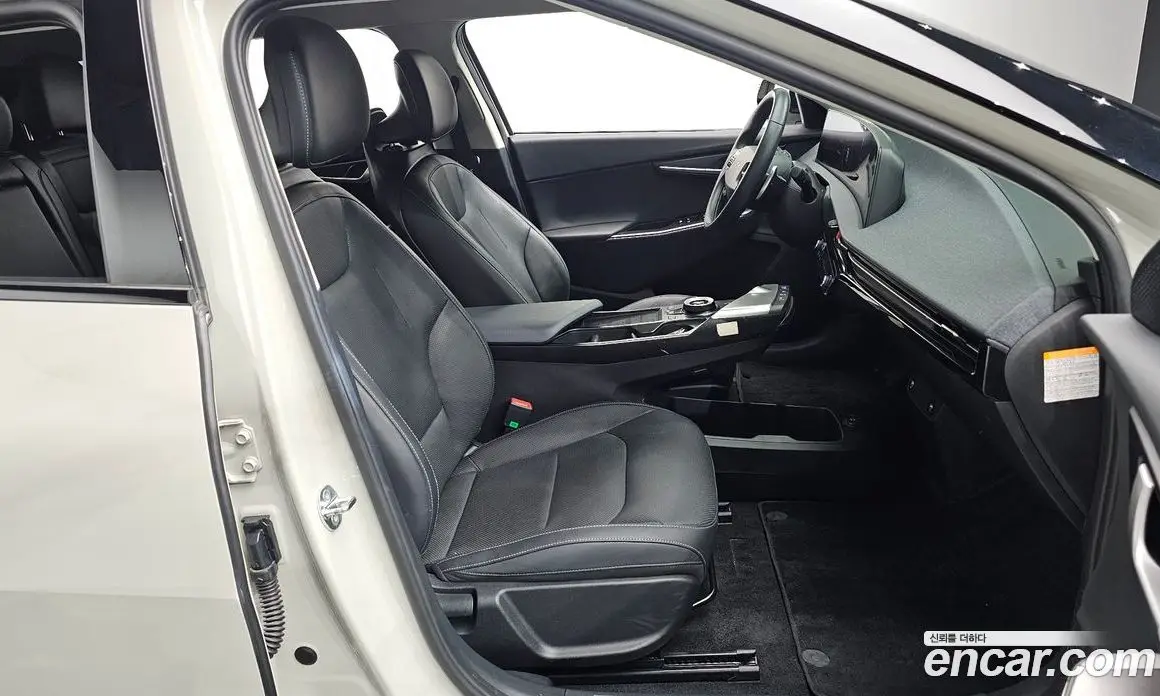 Kia EV6 2023 0.1 автомат (гидро), фото 16 Kia EV6 2023 0.1 автомат (гидро), фото 16