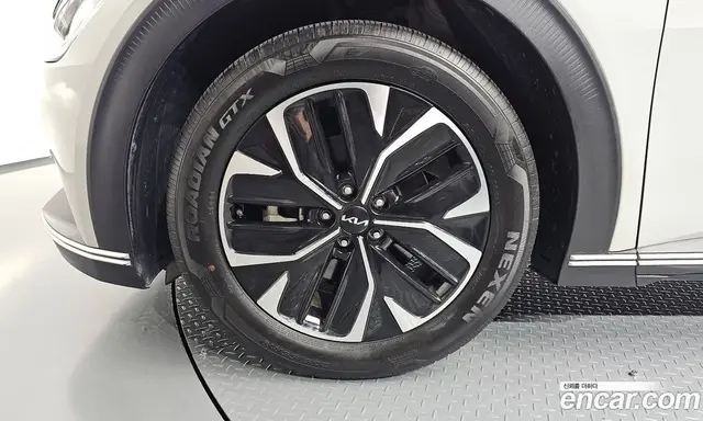 Kia EV6 2023 0.1 автомат (гидро), миниатюра 5 Kia EV6 2023 0.1 автомат (гидро), миниатюра 5