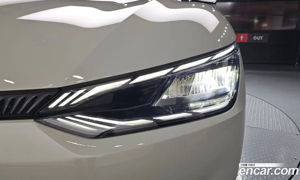 Kia EV6 2023 0.1 автомат (гидро), фото 8 Kia EV6 2023 0.1 автомат (гидро), фото 8