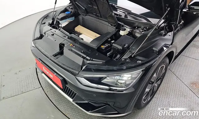 Kia EV6 2023 0.1 автомат (гидро), миниатюра 6