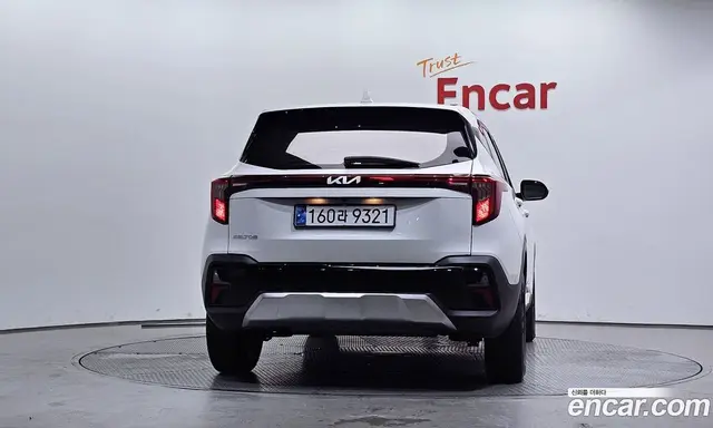 Kia Seltos 2024 2.0 автомат (гидро), миниатюра 4