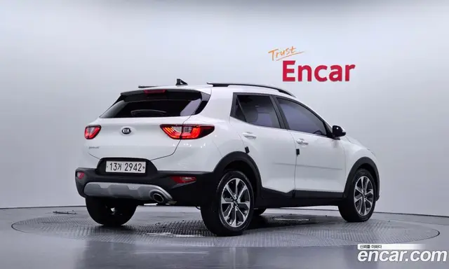 Kia Stonic 2018 1.4 автомат (гидро), миниатюра 2