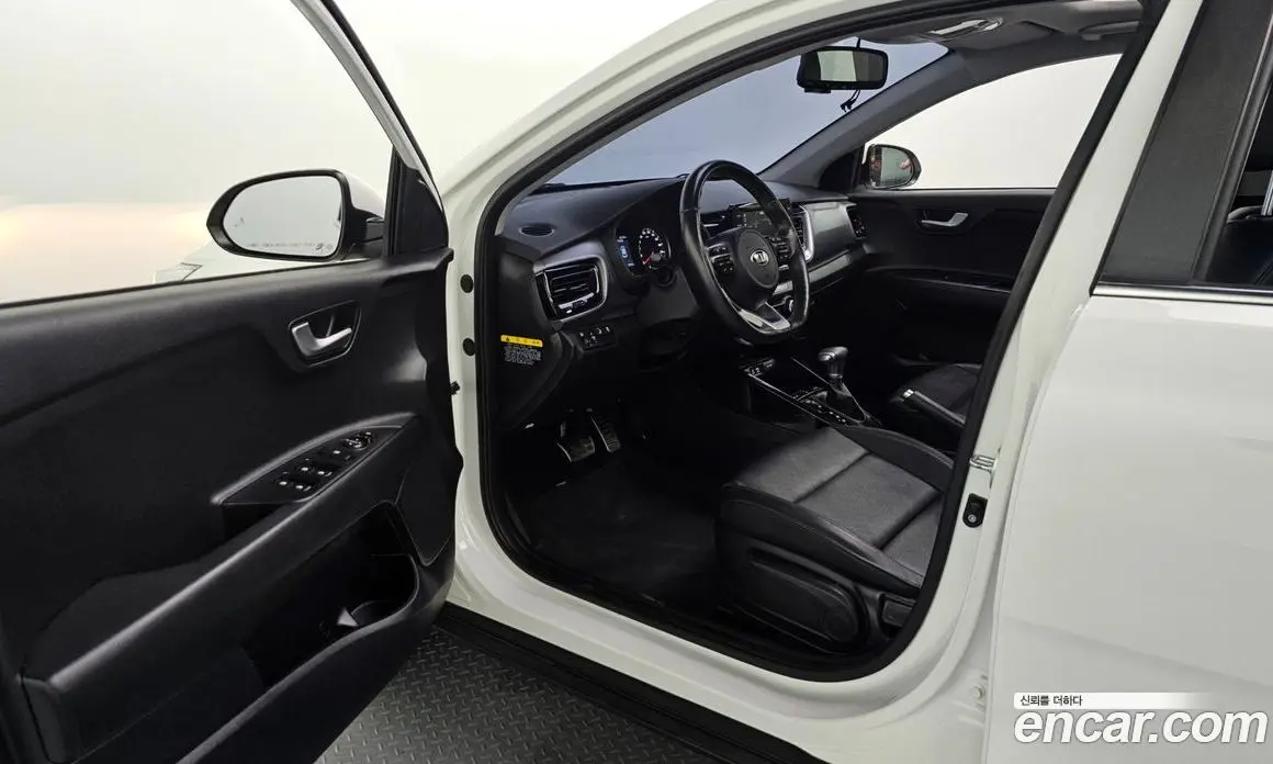 Kia Stonic 2018 1.4 автомат (гидро), фото 13