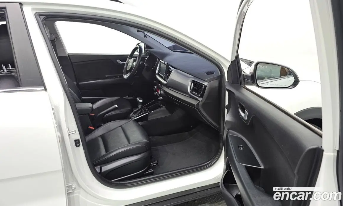 Kia Stonic 2018 1.4 автомат (гидро), фото 16