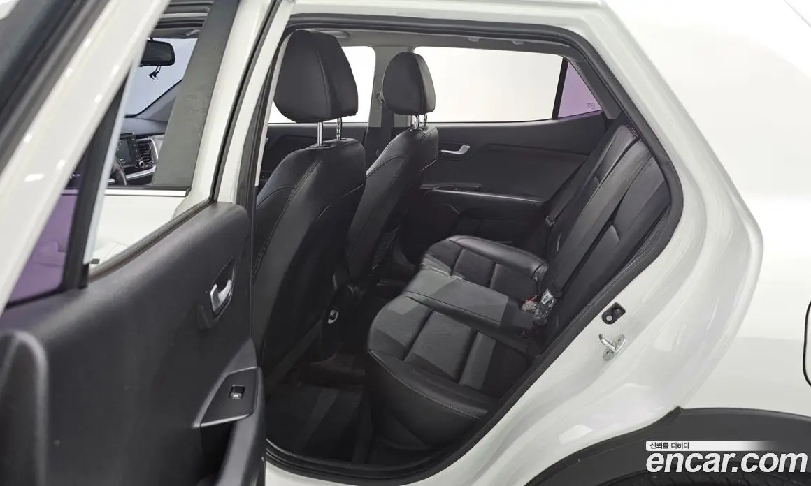 Kia Stonic 2018 1.4 автомат (гидро), фото 17