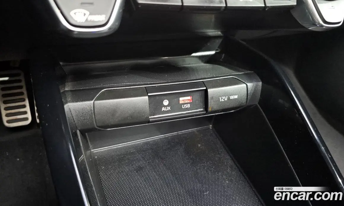 Kia Stonic 2018 1.4 автомат (гидро), фото 18