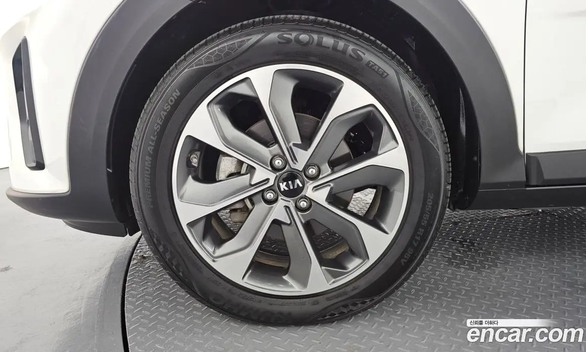 Kia Stonic 2018 1.4 автомат (гидро), фото 5