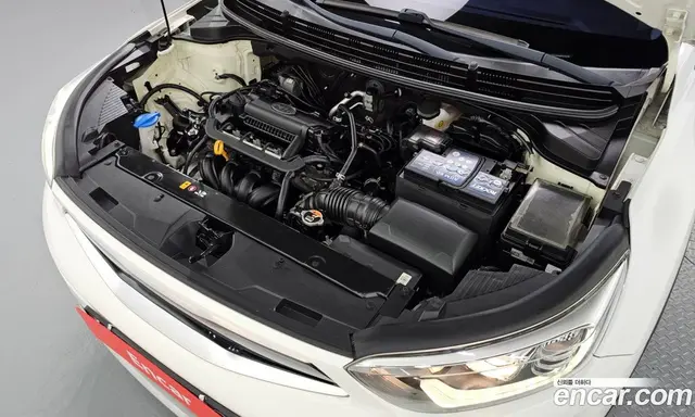 Kia Stonic 2018 1.4 автомат (гидро), миниатюра 6