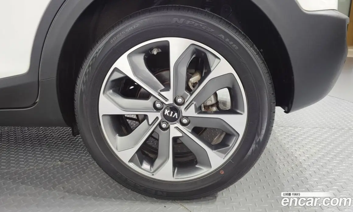 Kia Stonic 2018 1.4 автомат (гидро), фото 7