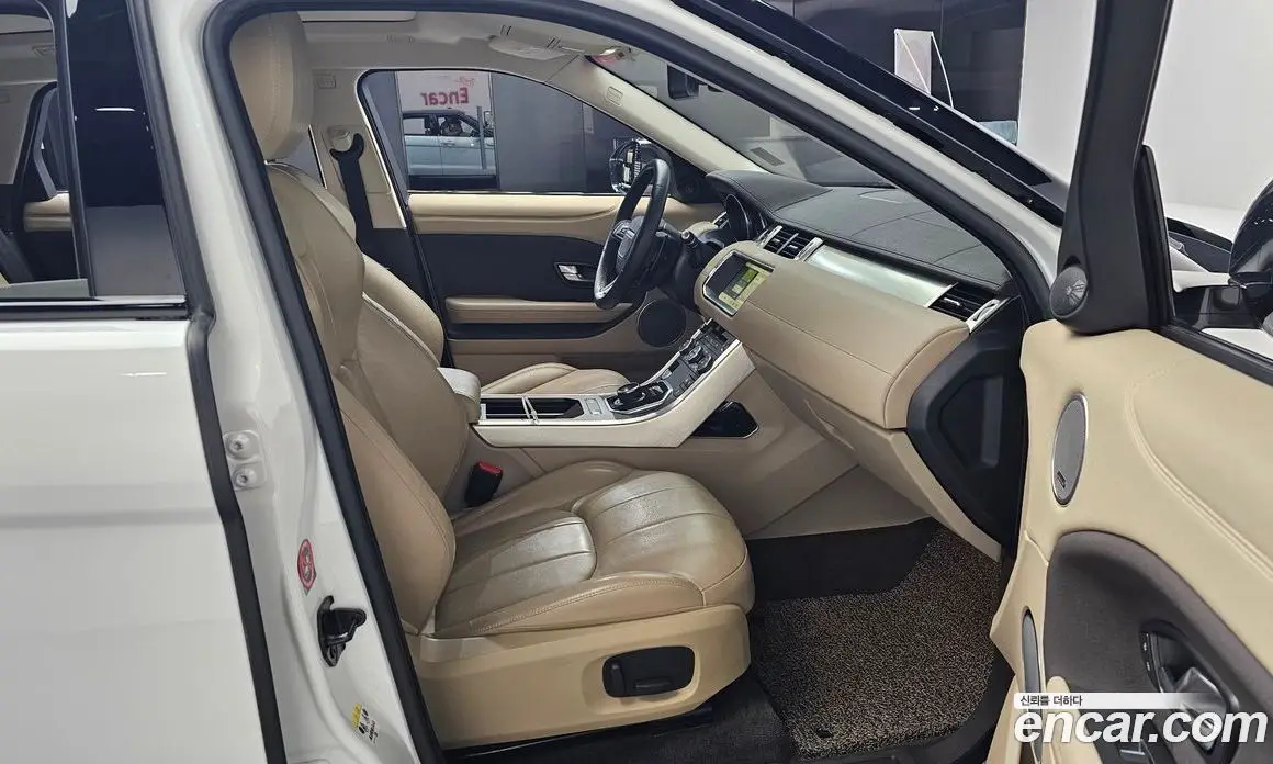 Land Rover Range Rover Evoque 2018 2.0 автомат (гидро), фото 15 Land Rover Range Rover Evoque 2018 2.0 автомат (гидро), фото 15