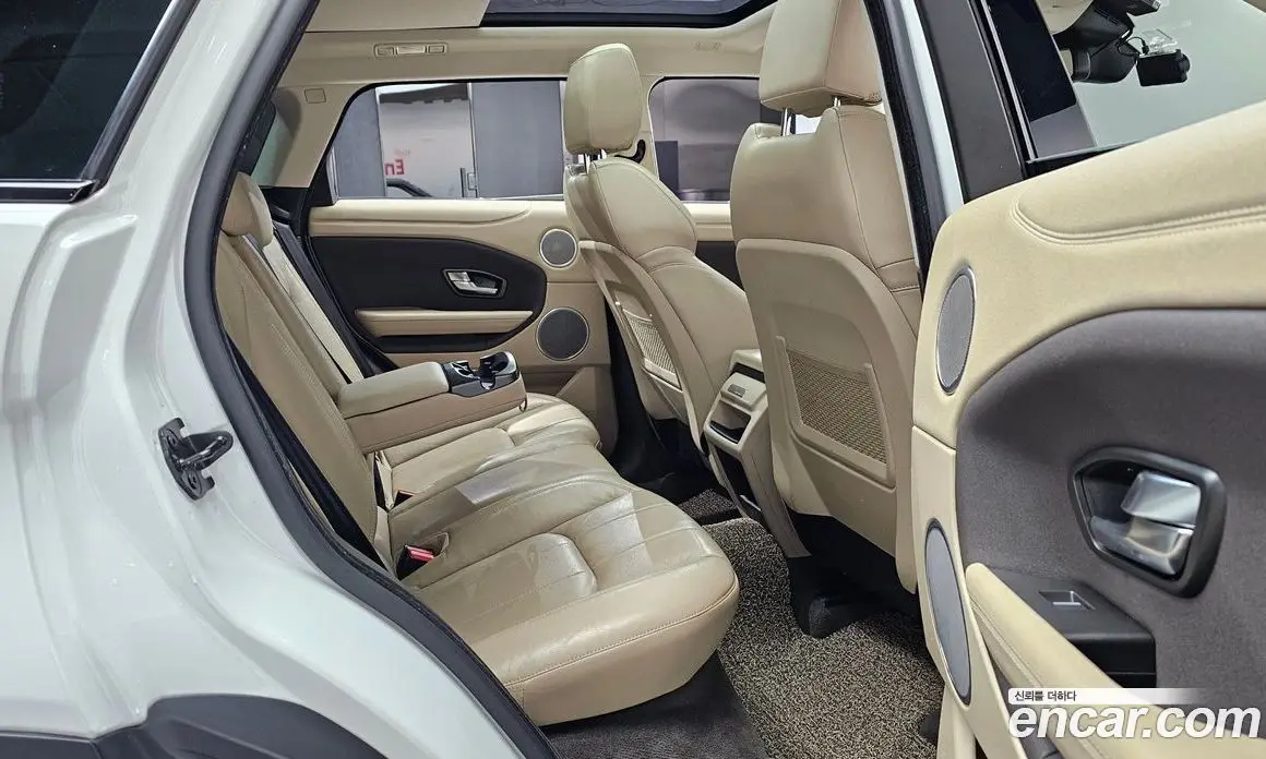 Land Rover Range Rover Evoque 2018 2.0 автомат (гидро), фото 16 Land Rover Range Rover Evoque 2018 2.0 автомат (гидро), фото 16