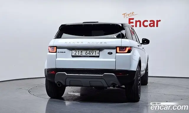 Land Rover Range Rover Evoque 2018 2.0 автомат (гидро), миниатюра 3 Land Rover Range Rover Evoque 2018 2.0 автомат (гидро), миниатюра 3