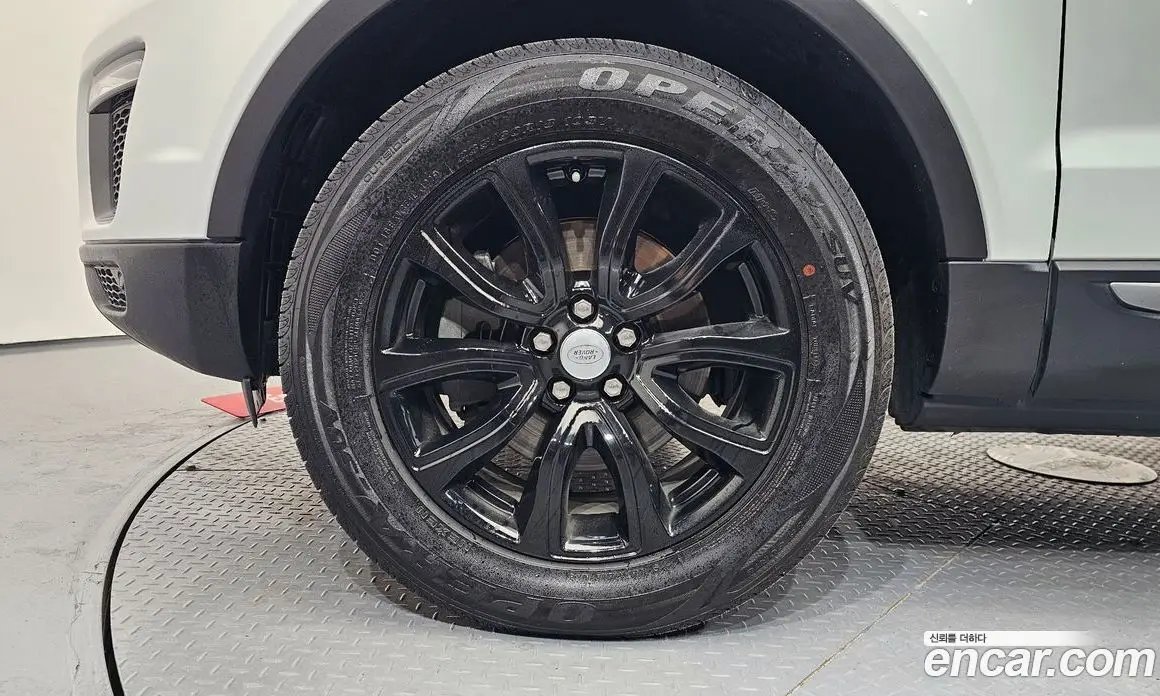 Land Rover Range Rover Evoque 2018 2.0 автомат (гидро), фото 4 Land Rover Range Rover Evoque 2018 2.0 автомат (гидро), фото 4