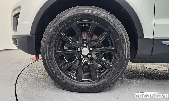 Land Rover Range Rover Evoque 2018 2.0 автомат (гидро), миниатюра 4 Land Rover Range Rover Evoque 2018 2.0 автомат (гидро), миниатюра 4