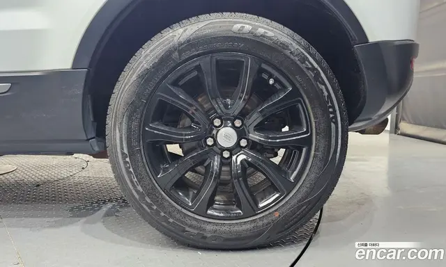 Land Rover Range Rover Evoque 2018 2.0 автомат (гидро), миниатюра 6 Land Rover Range Rover Evoque 2018 2.0 автомат (гидро), миниатюра 6