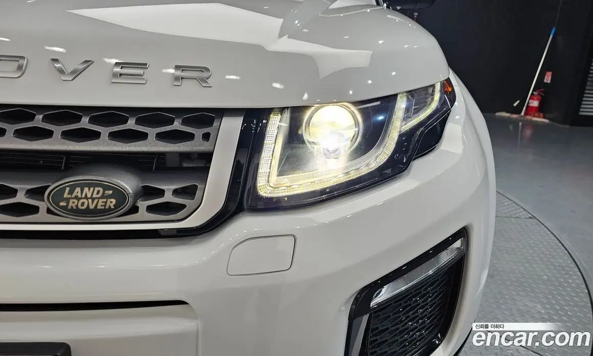 Land Rover Range Rover Evoque 2018 2.0 автомат (гидро), фото 7 Land Rover Range Rover Evoque 2018 2.0 автомат (гидро), фото 7