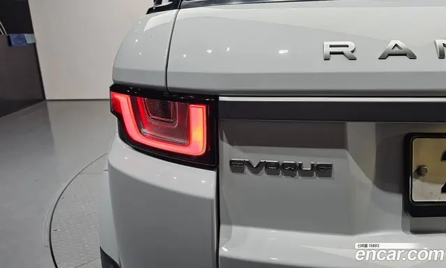 Land Rover Range Rover Evoque 2018 2.0 автомат (гидро), миниатюра 8 Land Rover Range Rover Evoque 2018 2.0 автомат (гидро), миниатюра 8