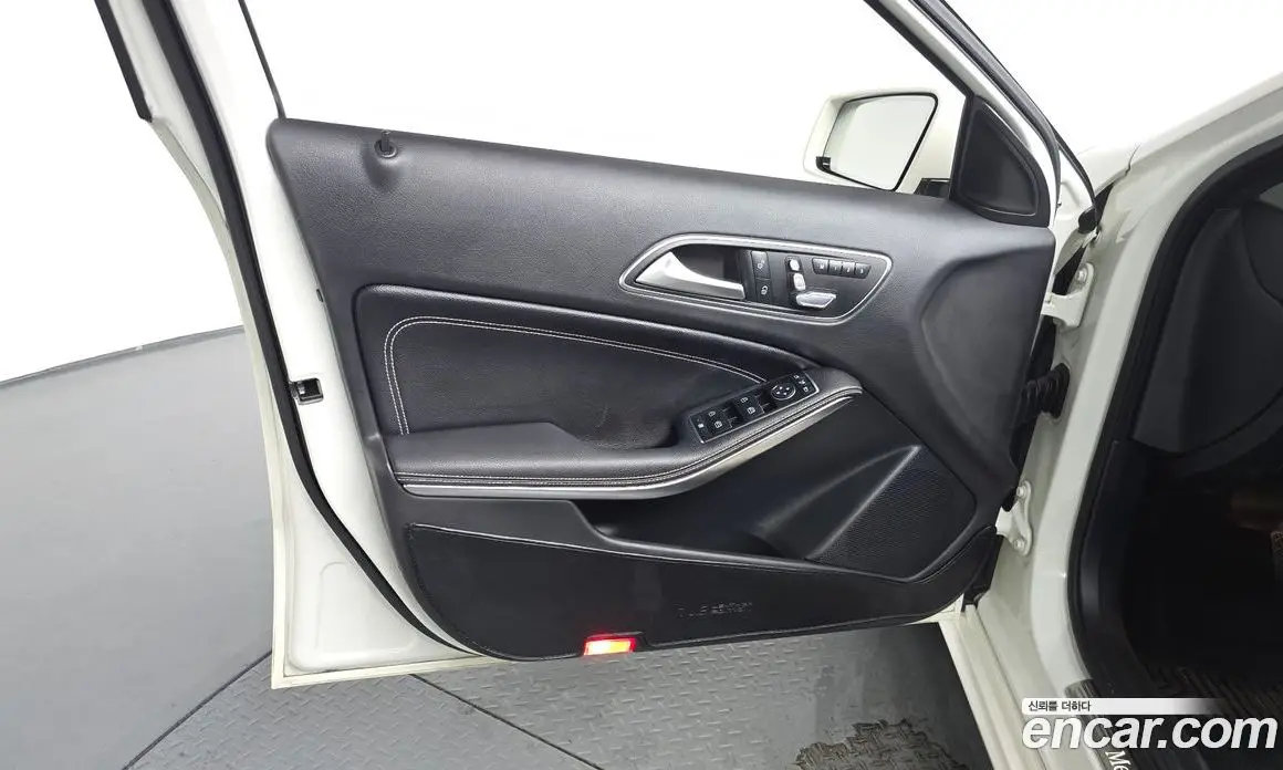 Mercedes-Benz A-Class 2016 1.6 автомат (гидро), фото 13 Mercedes-Benz A-Class 2016 1.6 автомат (гидро), фото 13
