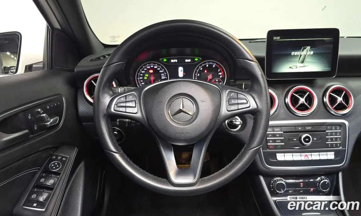 Mercedes-Benz A-Class 2016 1.6 автомат (гидро), фото 18 Mercedes-Benz A-Class 2016 1.6 автомат (гидро), фото 18