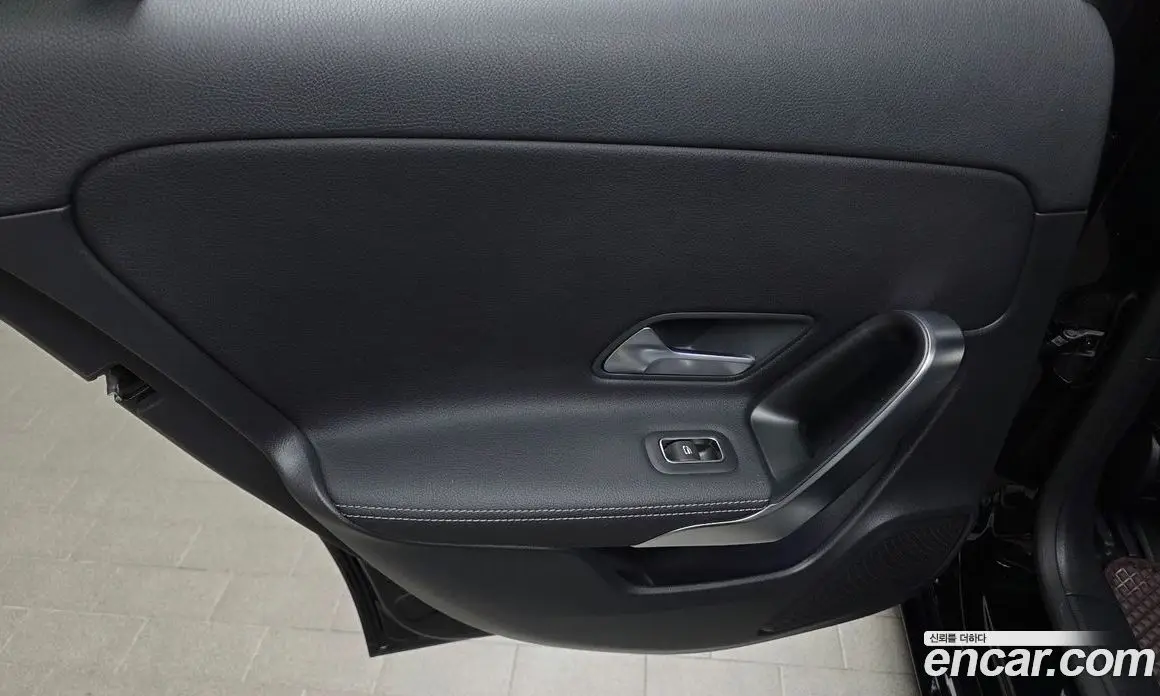 Mercedes-Benz A-Class 2021 2.0 автомат (гидро), фото 14