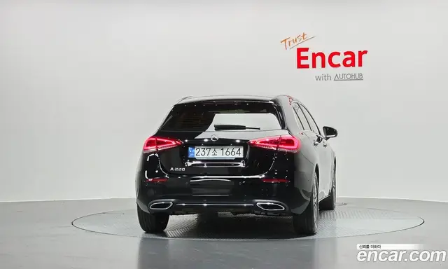 Mercedes-Benz A-Class 2021 2.0 автомат (гидро), миниатюра 3