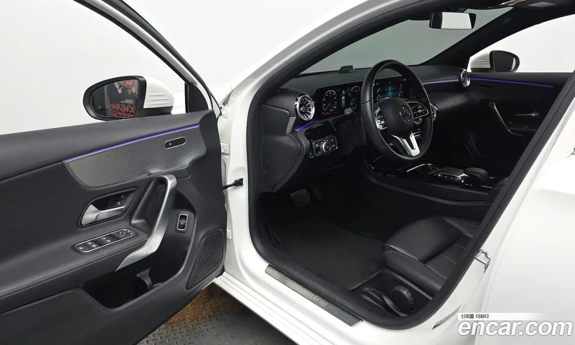 Mercedes-Benz A-Class 2022 2.0 автомат (гидро), фото 12