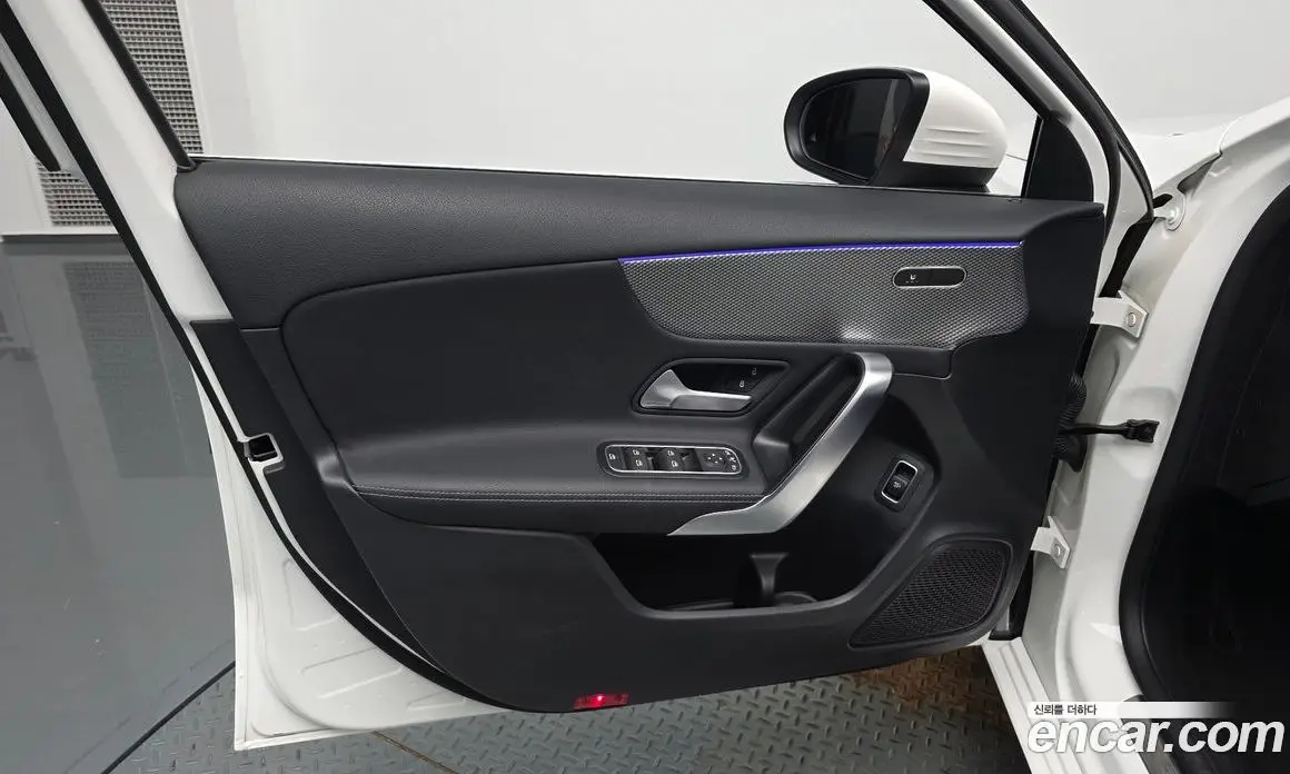 Mercedes-Benz A-Class 2022 2.0 автомат (гидро), фото 13