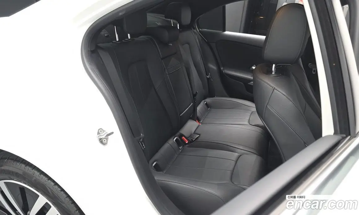 Mercedes-Benz A-Class 2022 2.0 автомат (гидро), фото 16