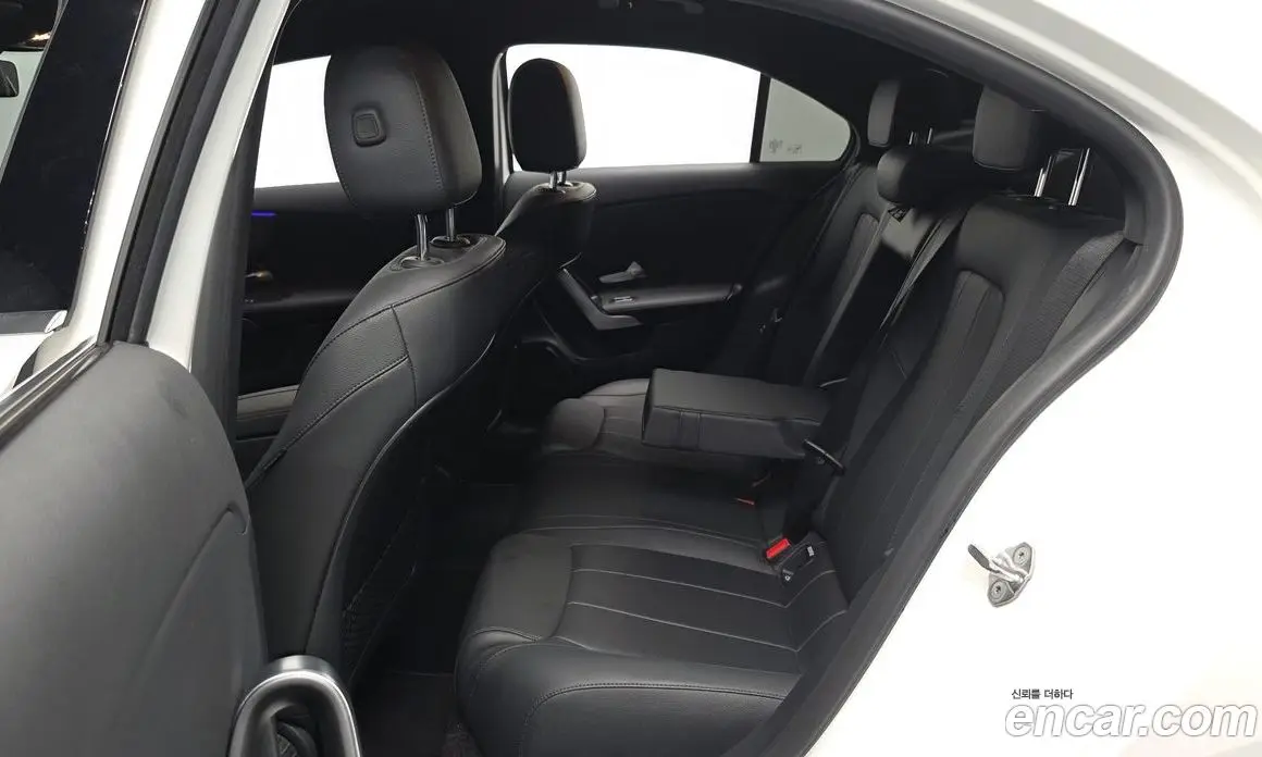 Mercedes-Benz A-Class 2022 2.0 автомат (гидро), фото 17