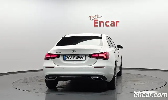 Mercedes-Benz A-Class 2022 2.0 автомат (гидро), миниатюра 3