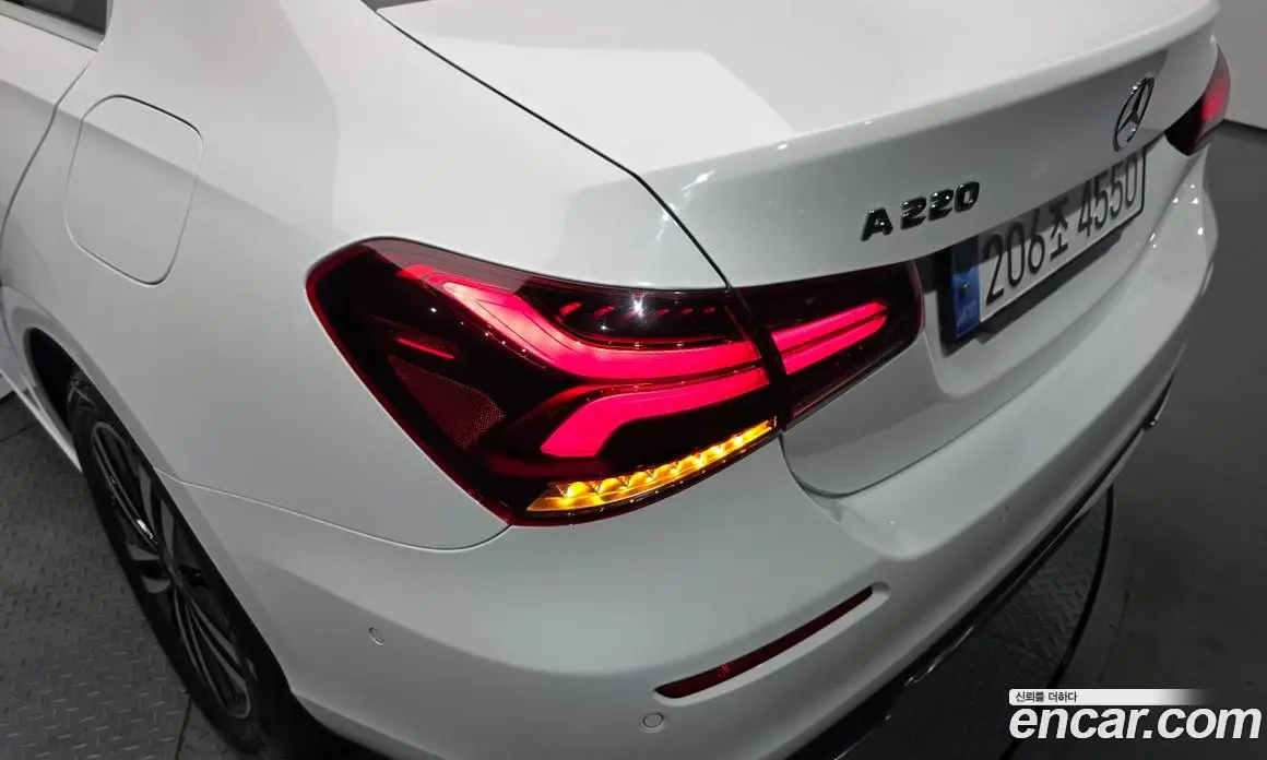 Mercedes-Benz A-Class 2022 2.0 автомат (гидро), фото 8