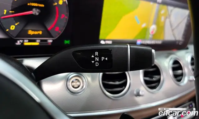 Mercedes-Benz E-Class 2018 2.0 автомат (гидро), миниатюра 12