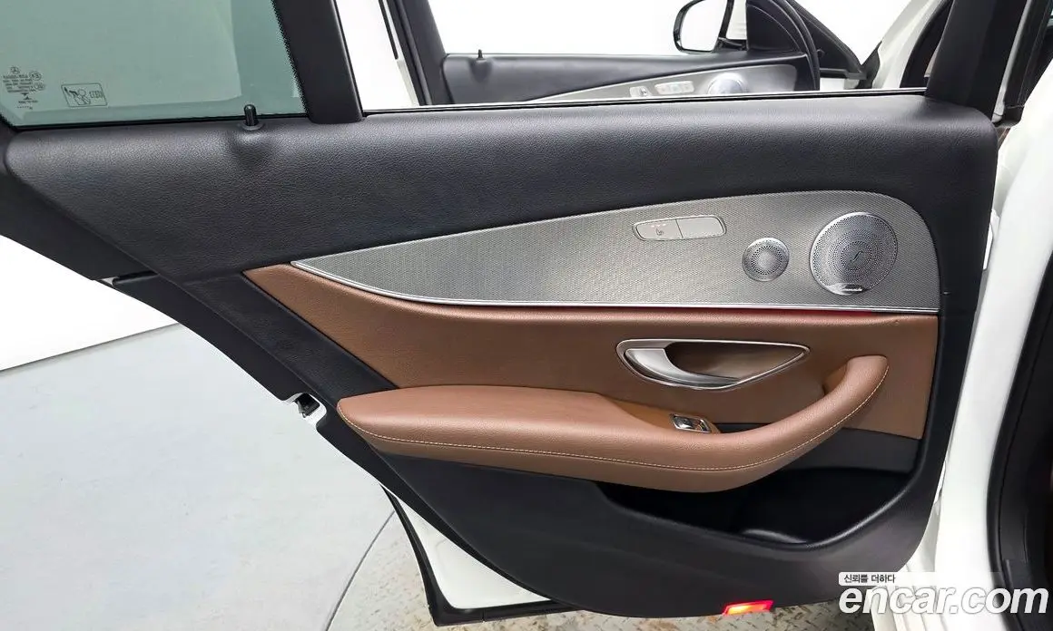 Mercedes-Benz E-Class 2018 2.0 автомат (гидро), фото 15 Mercedes-Benz E-Class 2018 2.0 автомат (гидро), фото 15