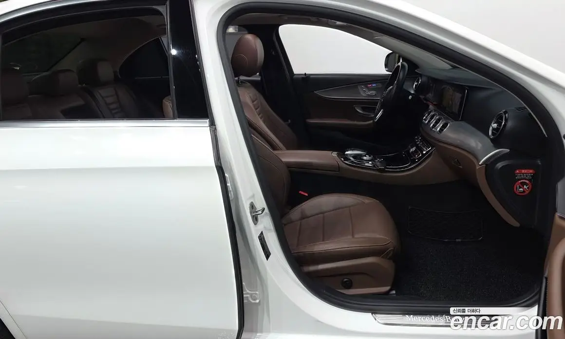 Mercedes-Benz E-Class 2018 2.0 автомат (гидро), фото 16 Mercedes-Benz E-Class 2018 2.0 автомат (гидро), фото 16