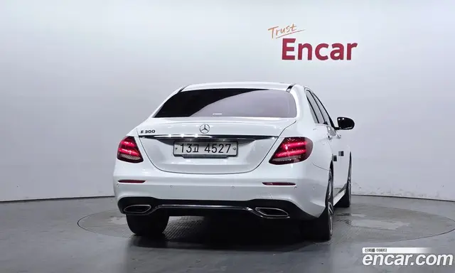 Mercedes-Benz E-Class 2018 2.0 автомат (гидро), миниатюра 4 Mercedes-Benz E-Class 2018 2.0 автомат (гидро), миниатюра 4