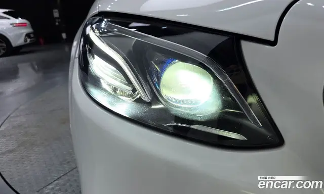 Mercedes-Benz E-Class 2018 2.0 автомат (гидро), миниатюра 8 Mercedes-Benz E-Class 2018 2.0 автомат (гидро), миниатюра 8