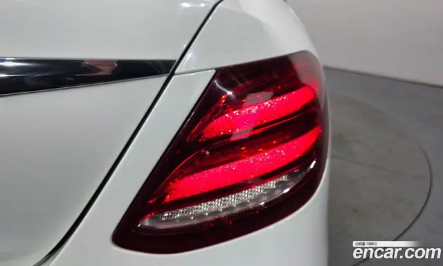 Mercedes-Benz E-Class 2018 2.0 автомат (гидро), миниатюра 9 Mercedes-Benz E-Class 2018 2.0 автомат (гидро), миниатюра 9