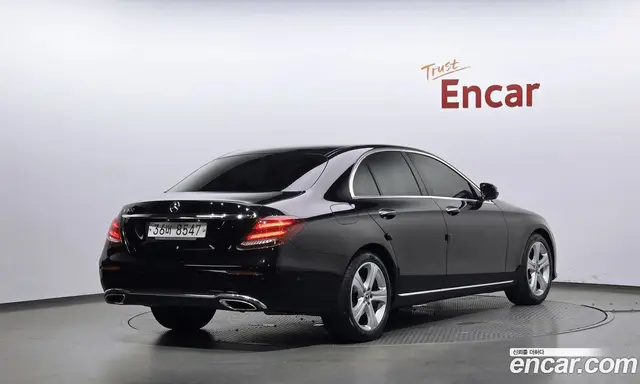 Mercedes-Benz E-Class 2018 2.0 автомат (гидро), миниатюра 2