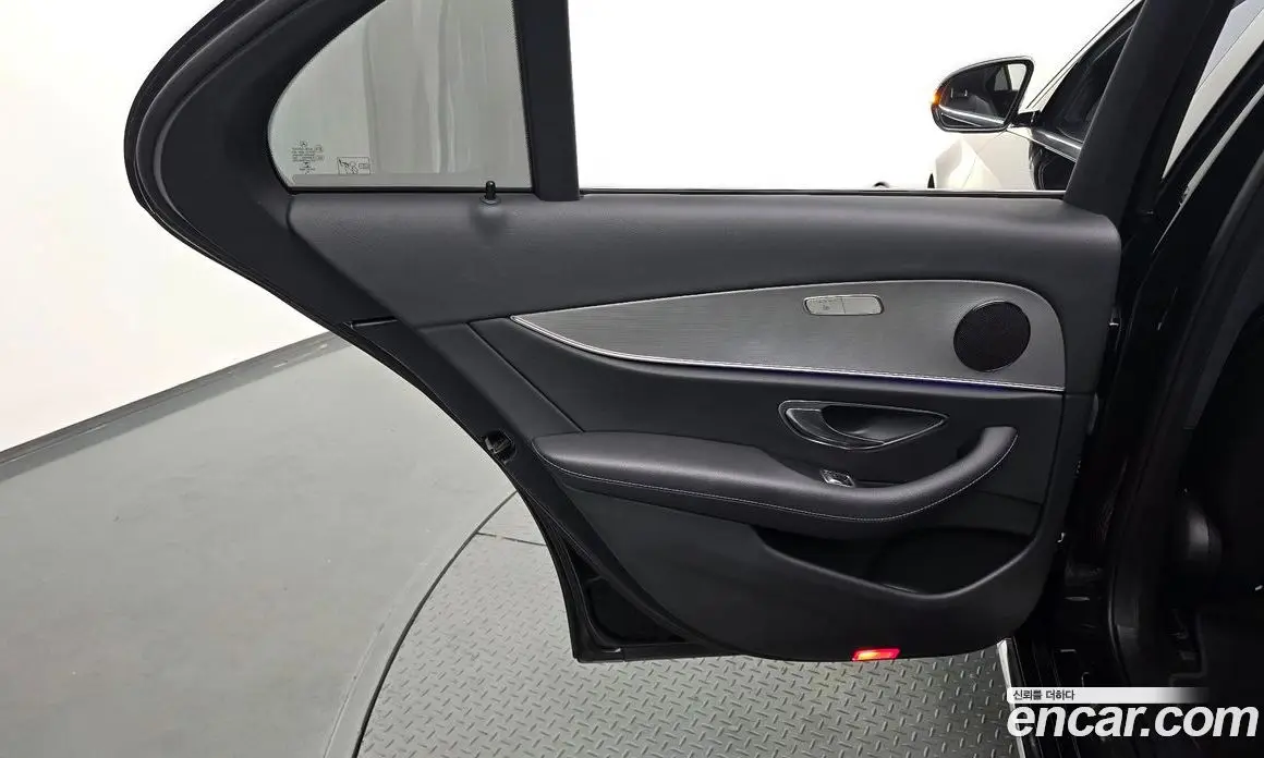 Mercedes-Benz E-Class 2018 2.0 автомат (гидро), фото 15